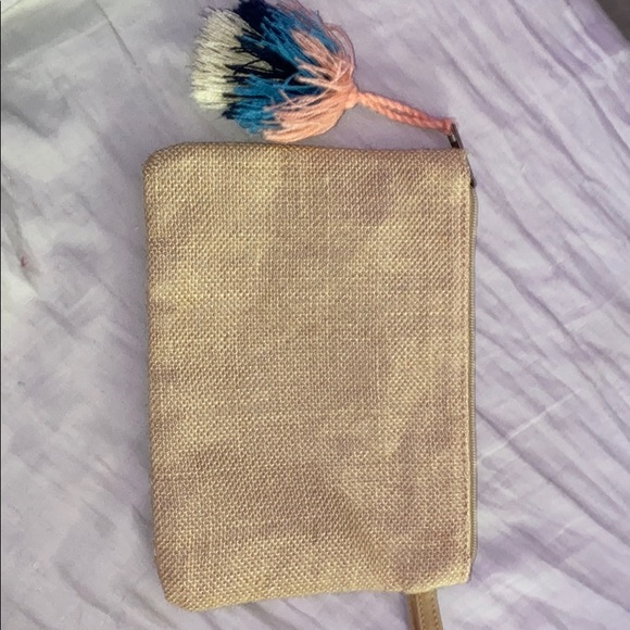 Maurices wristlet - Picture 2 of 2